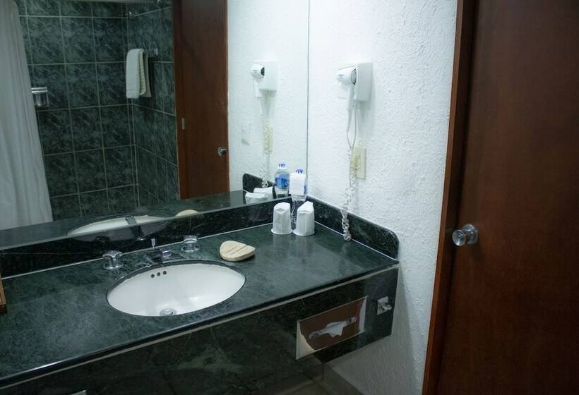 Habitación Superior Vista Mar, Emporio Ixtapa   With Optional All Inclusive