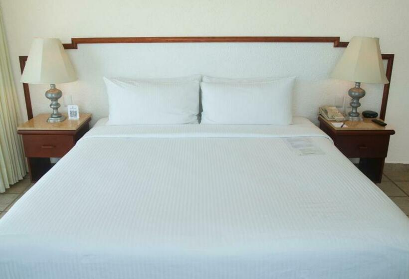 Suite Cama King, Emporio Ixtapa   With Optional All Inclusive