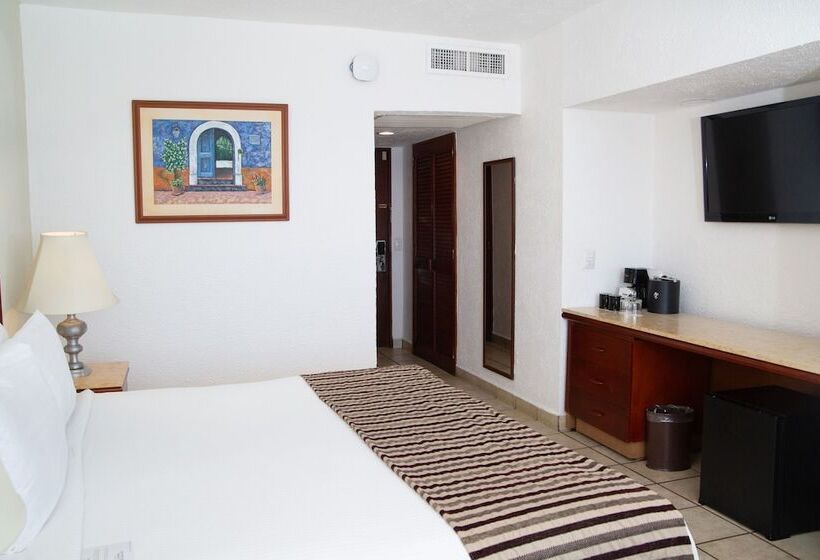 Habitación Superior Vista Montaña, Emporio Ixtapa   With Optional All Inclusive