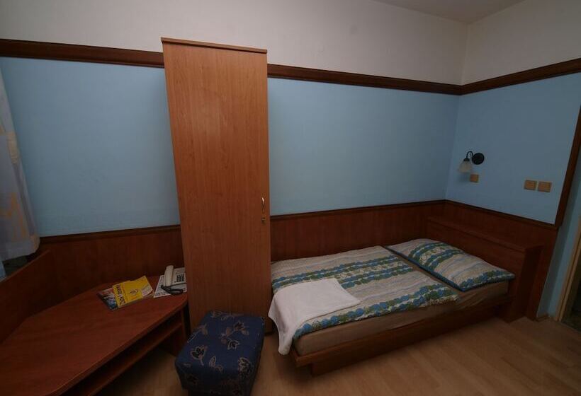 חדר סטנדרט יחיד, Holiday Hotel Macocha