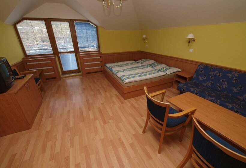 סוויטת ג'וניור, Holiday Hotel Macocha