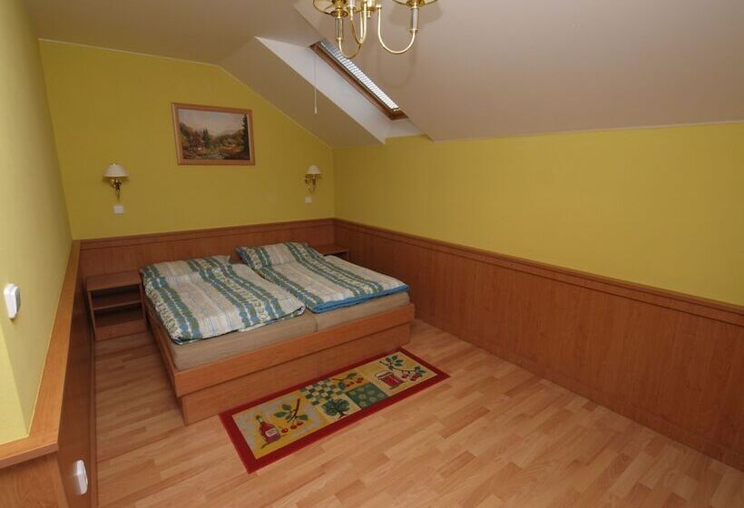 חדר דלוקס, Holiday Hotel Macocha