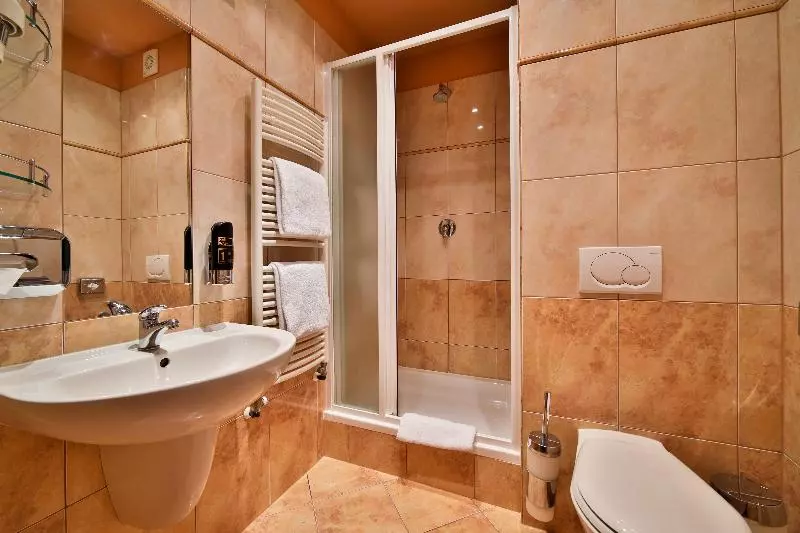 Cameră Standard Individuală, Atlantic