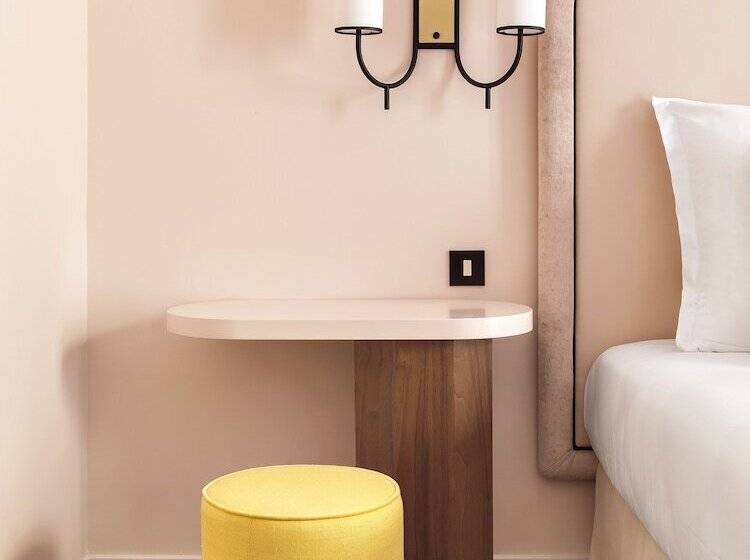 اتاق استاندارد سه نفره, Bienvenue