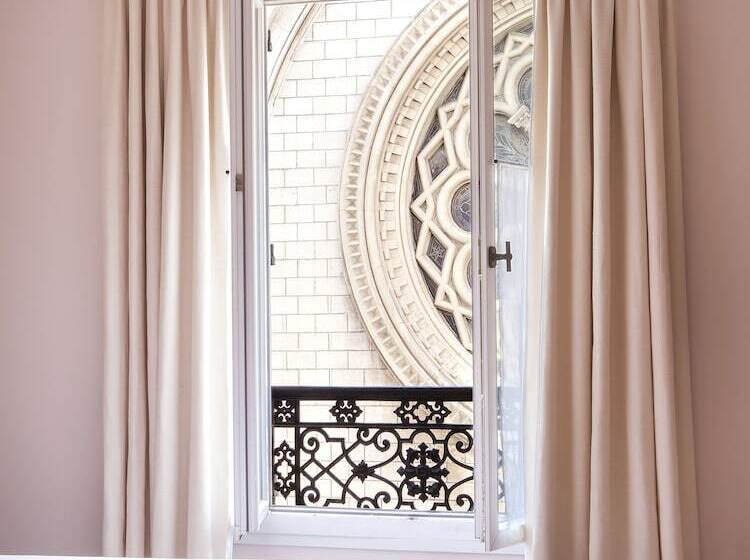 اتاق استاندارد سه نفره, Bienvenue