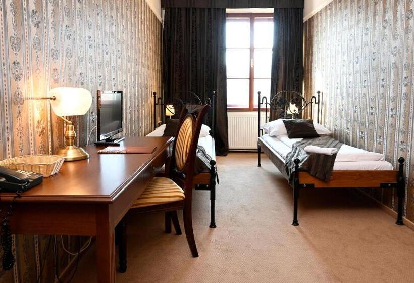 スタンダードシティビュールーム, Bouček