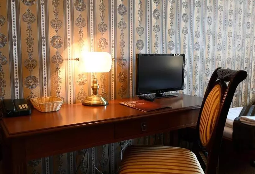 Habitació Estàndard Vista Ciutat, Bouček