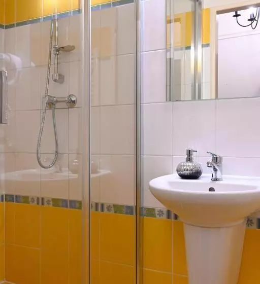 Habitació Estàndard Vista Ciutat, Bouček