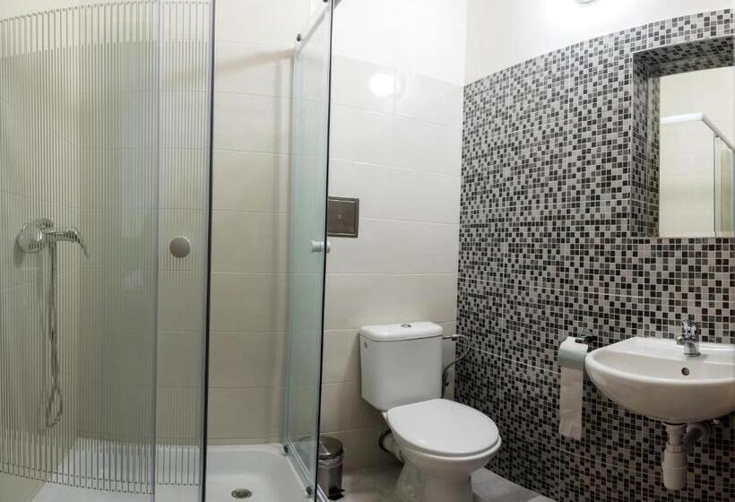 اتاق استاندارد سه نفره, City Hotel B&b