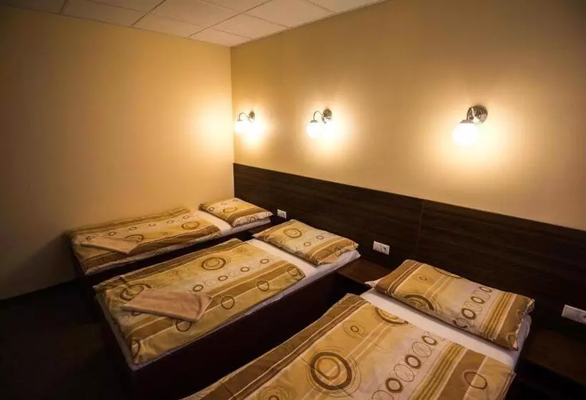 اتاق استاندارد سه نفره, City Hotel B&b