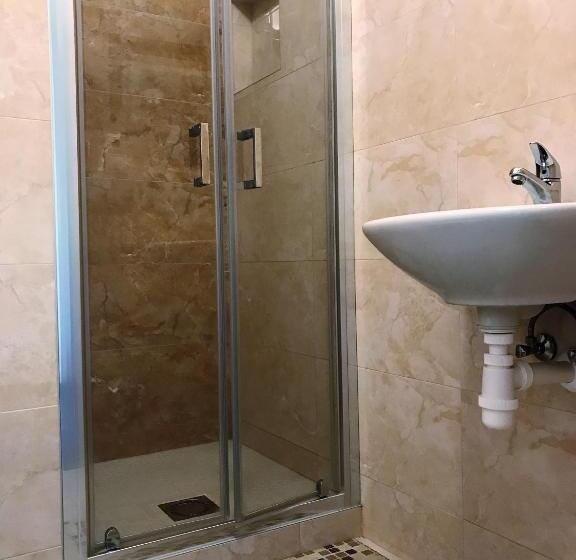 اتاق استاندارد یک نفره, City Hotel B&b