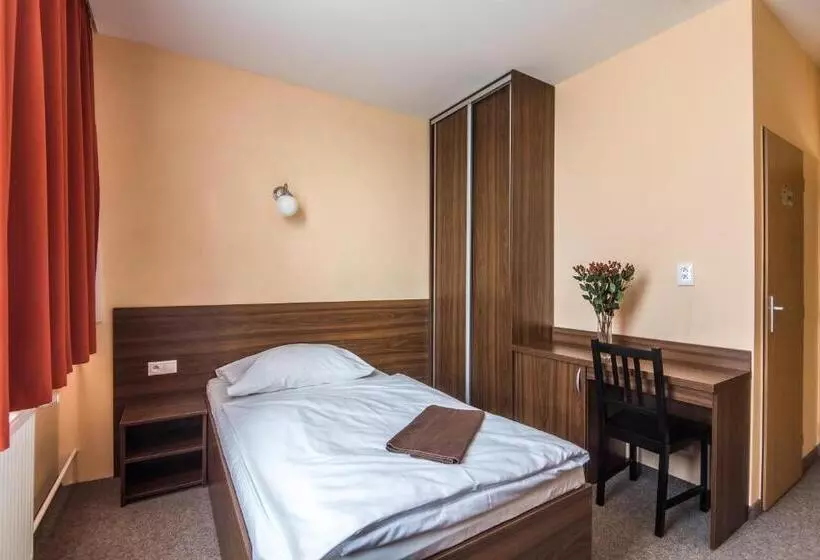 اتاق استاندارد یک نفره, City Hotel B&b
