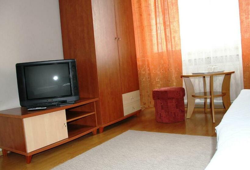 جناح عائلي, Dom Techniky