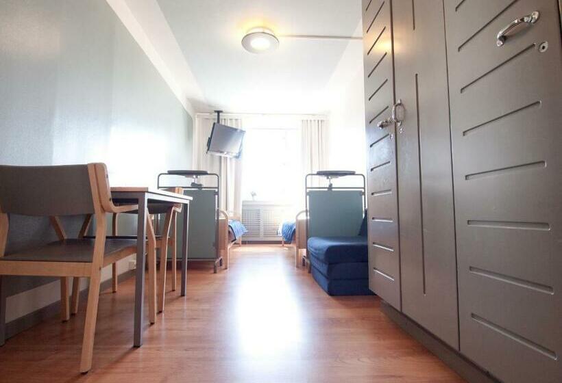 バス共有のスタンダードルーム, Eurohostel