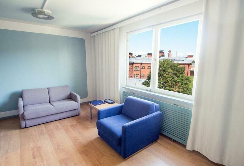 バスルーム共有のトリプルスタンダード, Eurohostel