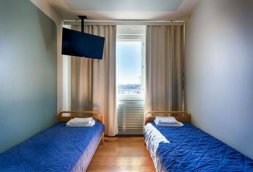 バス共有のスタンダードルーム, Eurohostel