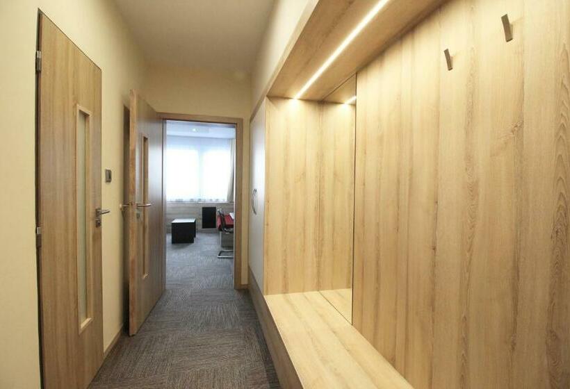 Номер Стандарт, Koruna