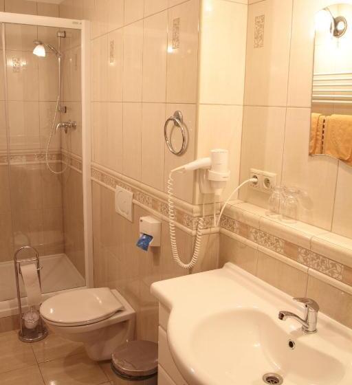 舒适型房间, Lipa