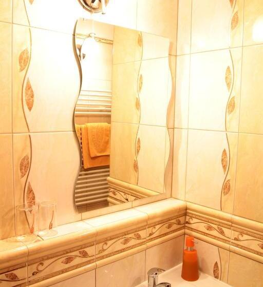 舒适型房间, Lipa