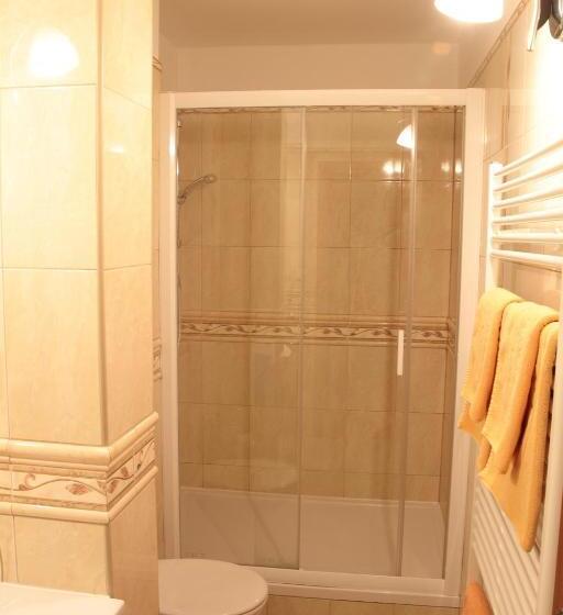 舒适型房间, Lipa