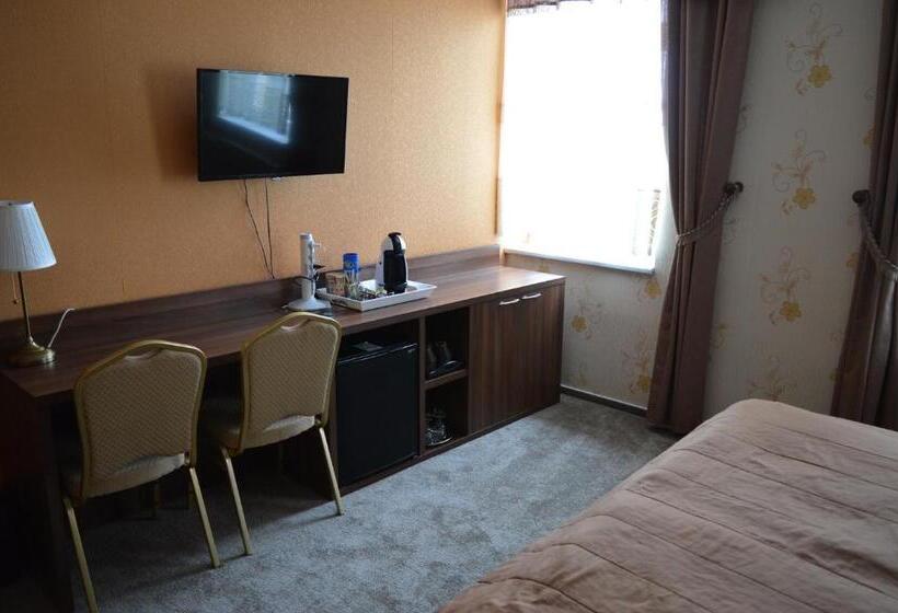 带2个卧室的套房, Lipa