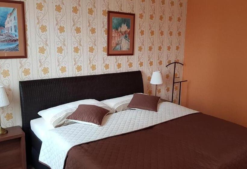 带2个卧室的套房, Lipa