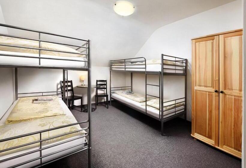 جناح عائلي, Liptov