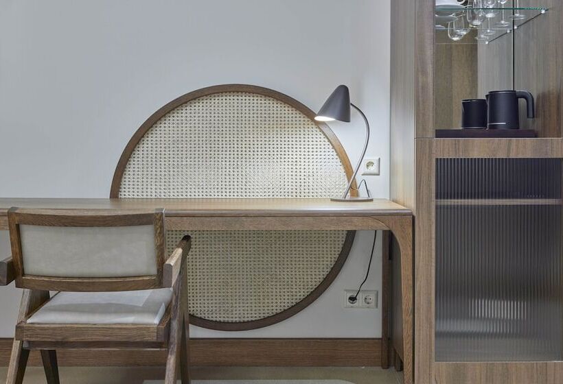 اتاق سوپریور, Neringa