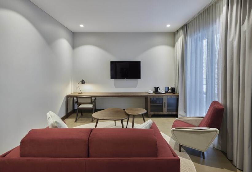 سوییت جونیور, Neringa