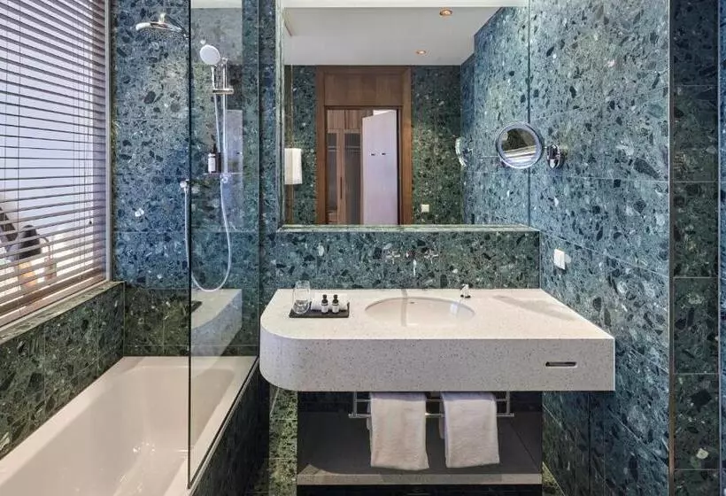 Quarto superior, Neringa
