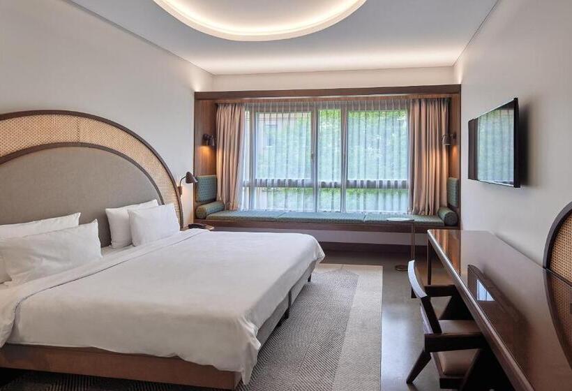 اتاق سوپریور, Neringa