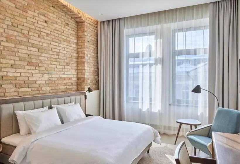 Quarto superior, Neringa