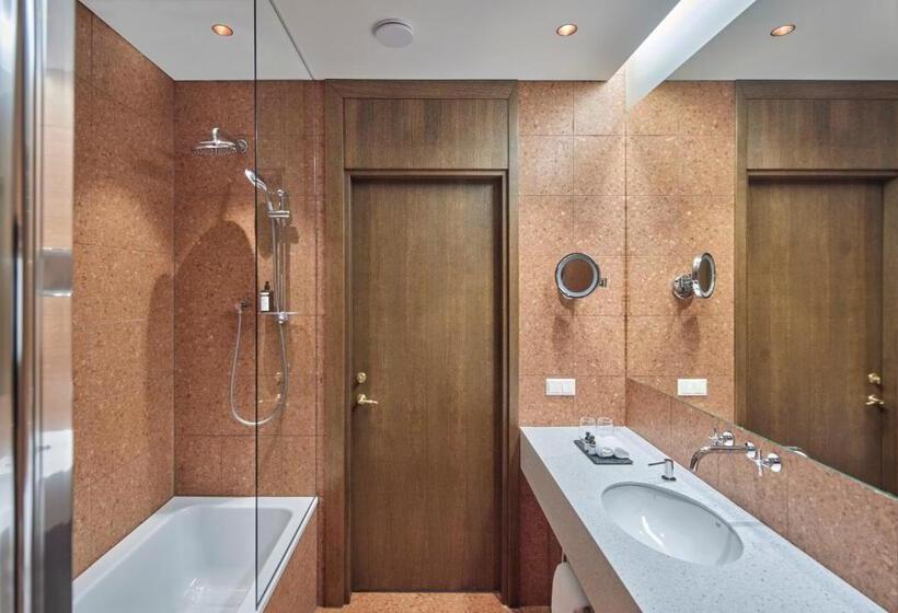 سوییت جونیور, Neringa