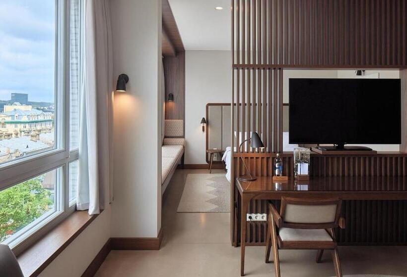 استودیوی استاندارد, Neringa