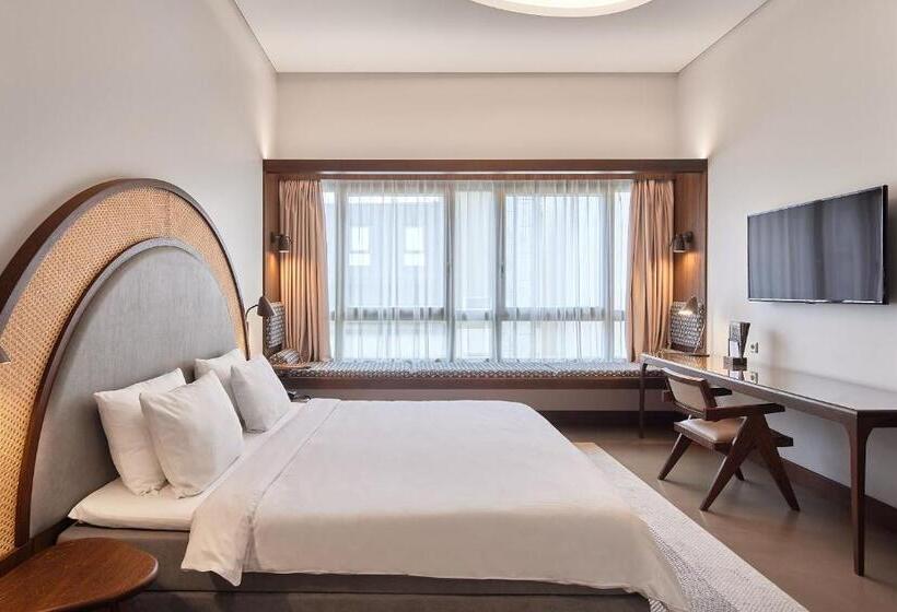 اتاق سوپریور, Neringa