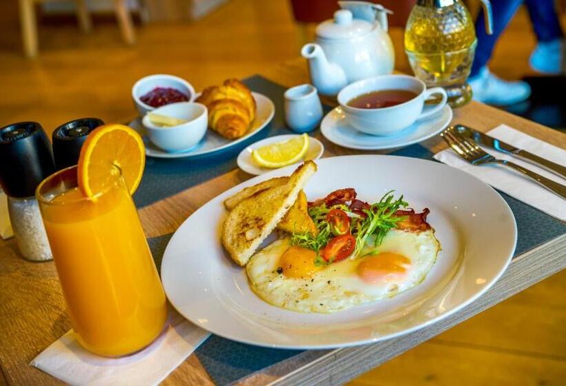 Номер Стандарт Трехместный, Plaza Prague Hotel Czech Leading Hotels