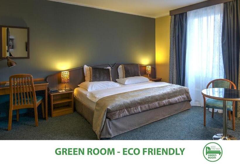 Номер Стандарт, Plaza Prague Hotel   Czech Leading Hotels