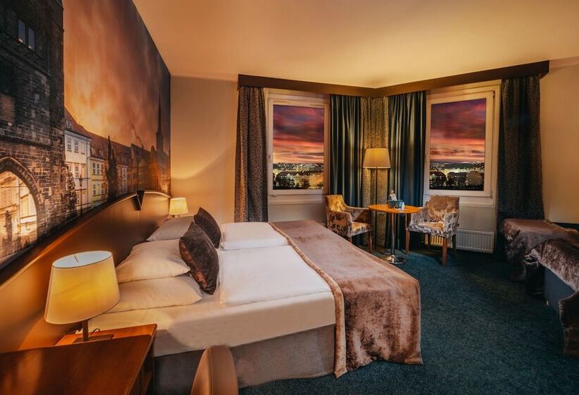 Номер Стандарт Трехместный, Plaza Prague Hotel Czech Leading Hotels