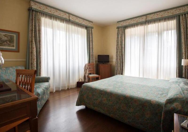 غرفة قياسية رباعية, Santa Costanza By Omnia Hotels