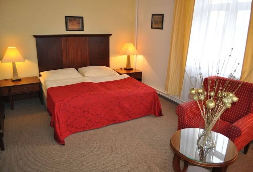 스탠다드 룸, Svornost