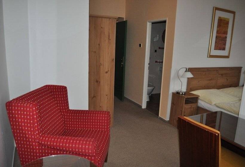 스탠다드 룸, Svornost