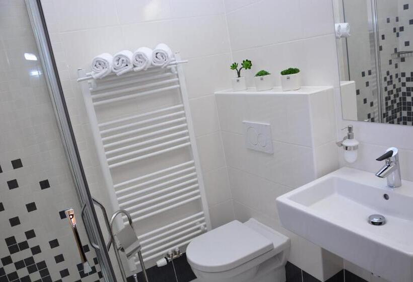 סוויטה, Zámek Velká Bystřice