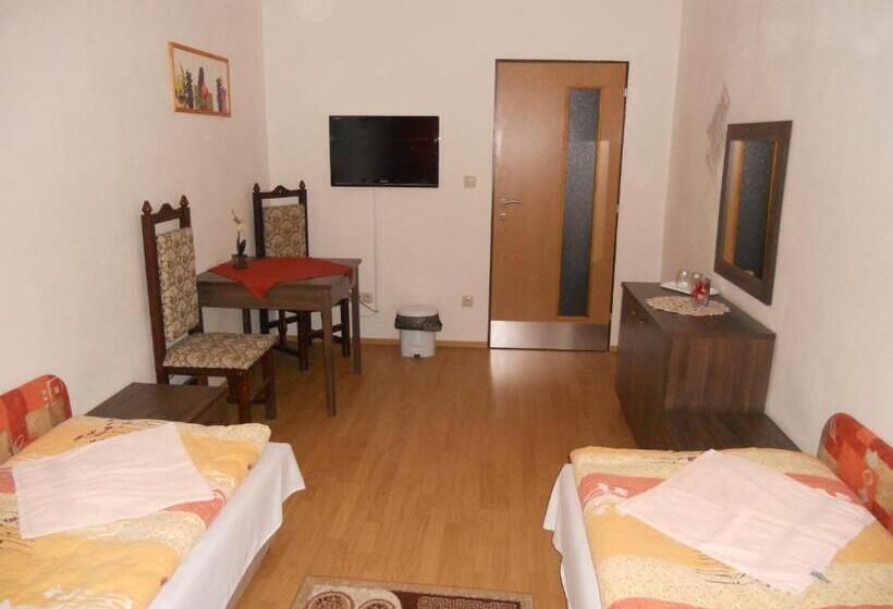 标准间, Motel Madona