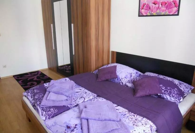Huoneisto 1 Makuuhuone, Motel Madona