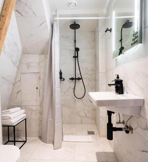 Quarto Comfort, Limehome Amsterdam Leidsekruisstraat