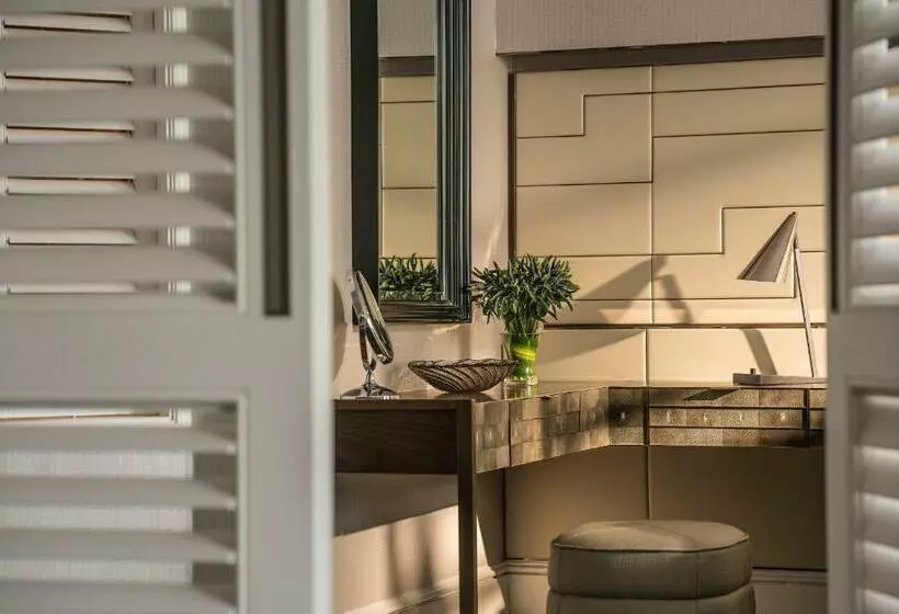 سوییت اجرایی, Four Seasons Hotel Singapore