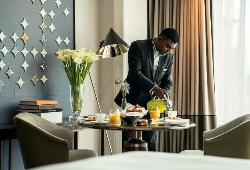 اتاق استاندارد با تخت بزرگ, Four Seasons Hotel Singapore