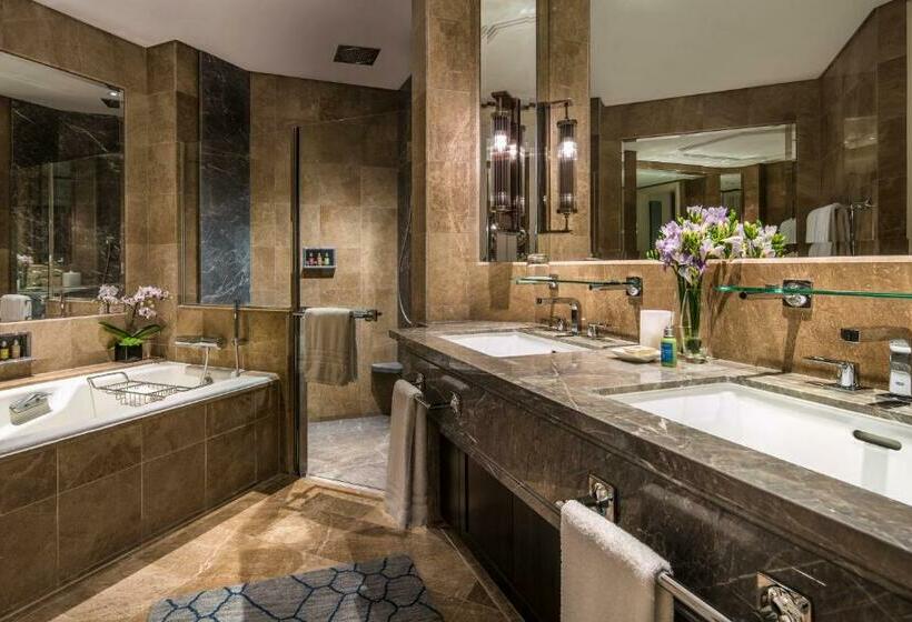 اتاق استاندارد با چشم‌انداز, Four Seasons Hotel Singapore