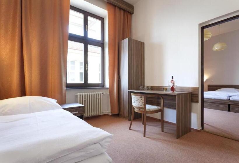 Номер Стандарт Трехместный, B&b Hotel Praha