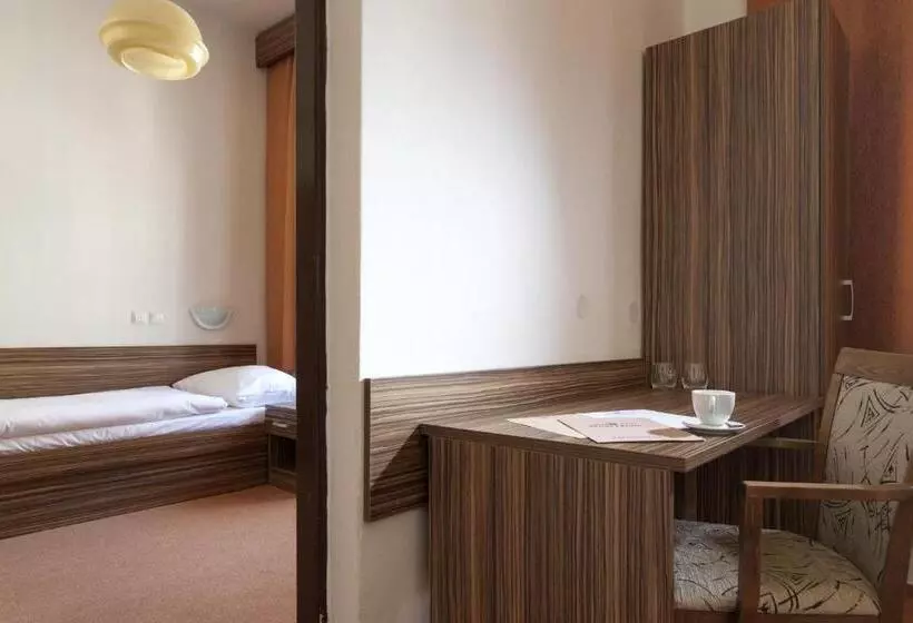 スタンダード４人部屋, B&b Hotel Praha